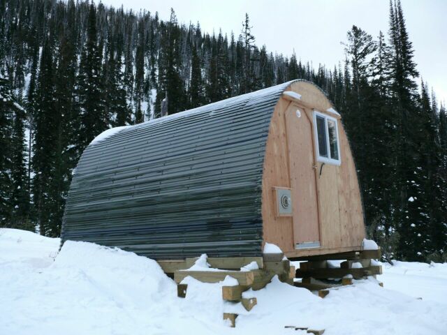 Tunnel Hut 1